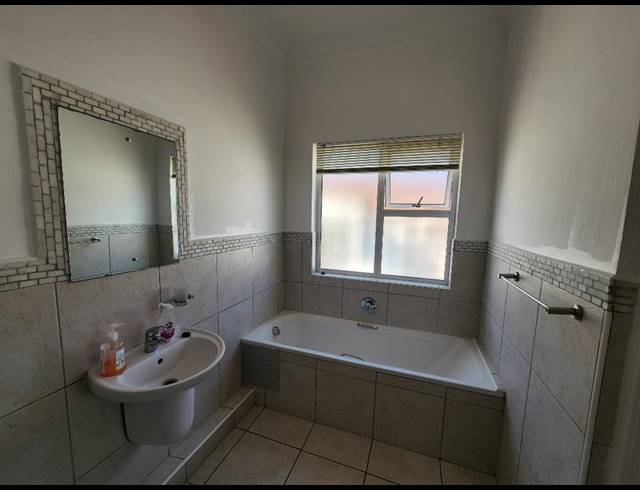 3 BEDROOM APARTMENT FOR SALE IN SHELLY BEACH